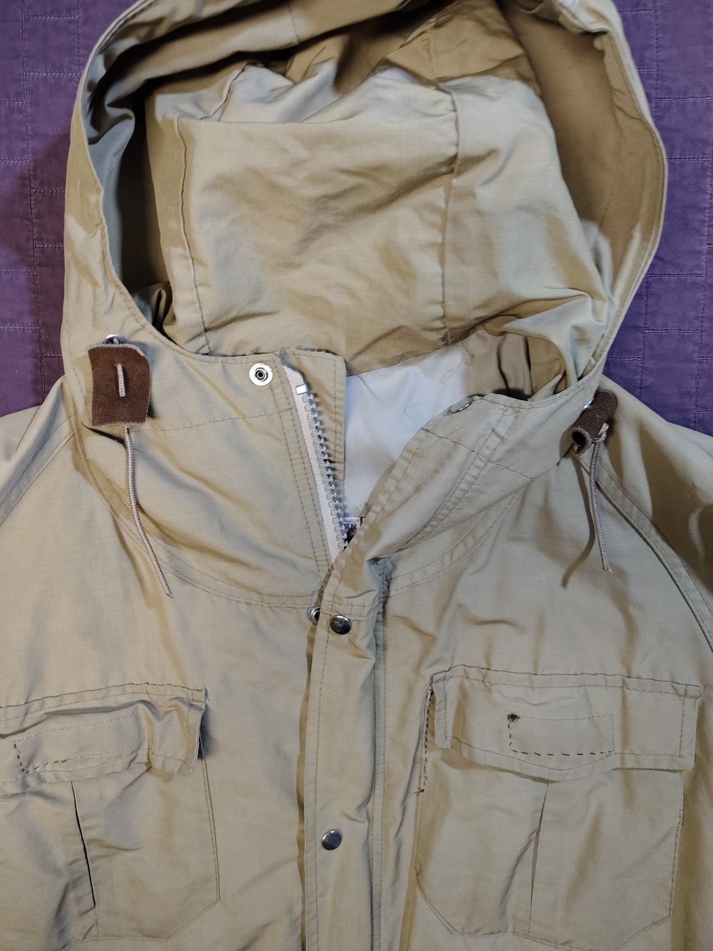 Vintage EMS Eastern Mountain Sports Mountain Parka Jacket Tan Mens Size Medium